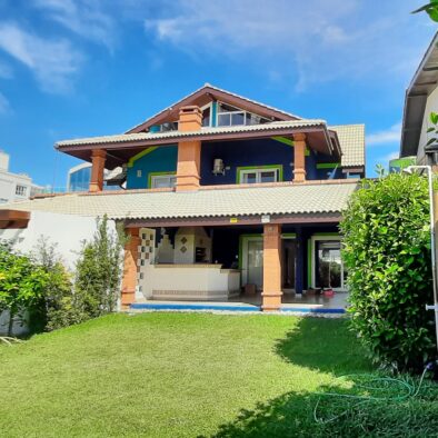 fachada casa + jardim